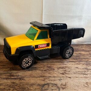1993 Pressed Steel Tonka Mid-size Dump Truck in Excellent Condition